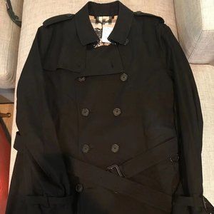 Burberry Men Kensington Mid Length Trench Coat
